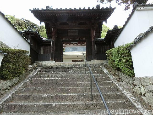 道源寺２　階段